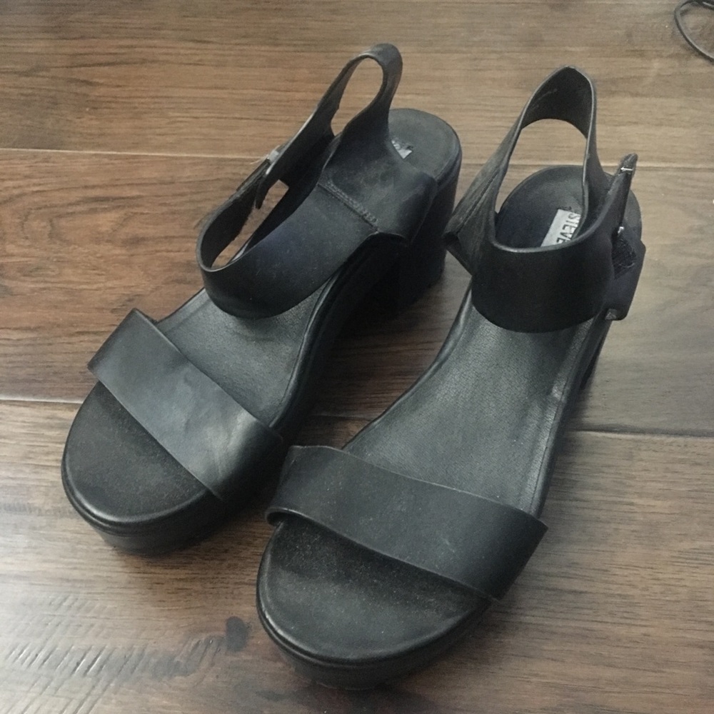 STEVE MADDEN Black Gelato Platform Sandals - Picture 3 of 9